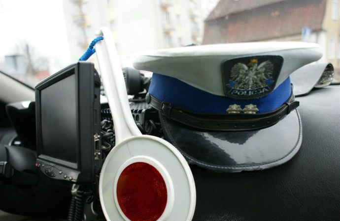 {Policja przypomina – nowy taryfikator kar za wykroczenia drogowe dotyczy nie tylko kierowców samochodów.}